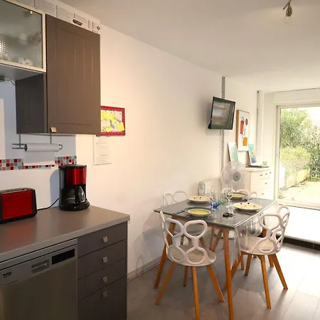 Διαμέρισμα 4 Pers Rdc Avec Piscines, Terrasse, Proche Et Commerces - Fr-1-307-36 *