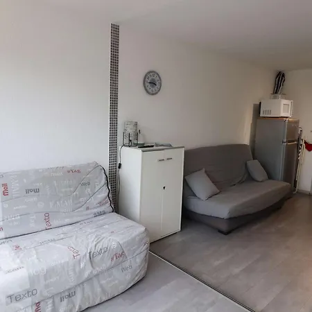 4 Pers Rdc Avec Piscines, Terrasse, Proche Et Commerces - Fr-1-307-36 Apartman Le Grau-du-Roi
